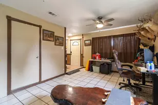863 SE Defender Dr, Lake City, FL 32025 - Photo 5