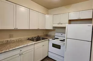 7012 SW 6th Pl, Gainesville, FL 32607 - Photo 5