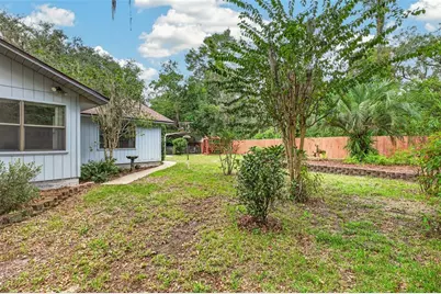 657 SE 2nd Avenue, Melrose, FL 32666 - Photo 9