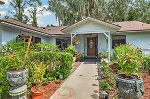 657 SE 2nd Ave, Melrose, FL 32666 - Photo 1
