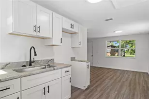 654 NE 2nd St, Crystal River, FL 34429 - Photo 9