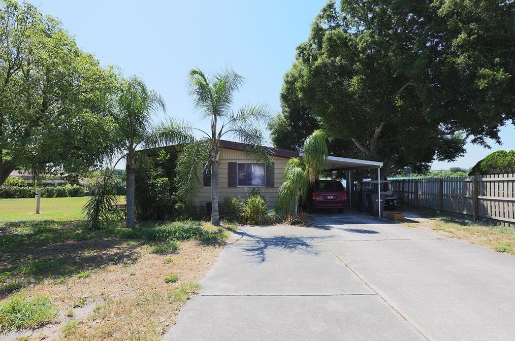 1125 Peninsular Dr, Lake Wales FL  33853-5039 exterior