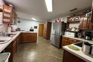 400 W 4th Ct, Frostproof, FL 33843 - Photo 17