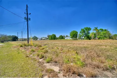 744 N Scenic Highway, Frostproof, FL 33843 - Photo 9