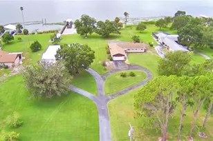 823 N Lake Reedy Blvd, Frostproof, FL 33843 - Photo 3