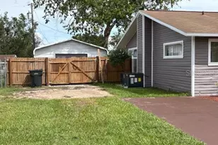 142 Martha Dr, Lake Wales, FL 33898 - Photo 3