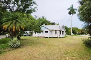 61 Prospect Ave, Fort Myers, FL 33905 - Photo 1