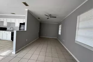 218 W 4th St, Frostproof, FL 33843 - Photo 7