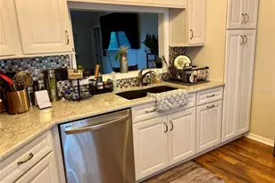 3953 Derby Dr, Lakeland, FL 33809 - Photo 9