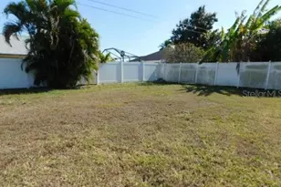 705 SW 9th Ct, Cape Coral, FL 33991 - Photo 9