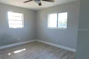 705 SW 9th Ct, Cape Coral, FL 33991 - Photo 7