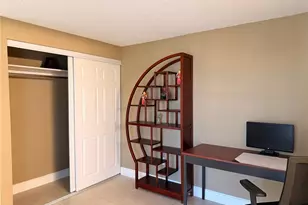 1605 Club Cir, Lakeshore, FL 33854 - Photo 9