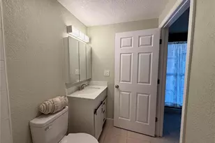 1605 Club Cir, Lakeshore, FL 33854 - Photo 11