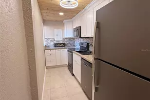 1605 Club Cir, Lakeshore, FL 33854 - Photo 5