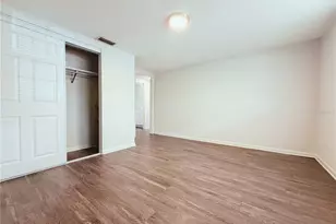 5305 Oakwood Ct, Tampa, FL 33610 - Photo 7
