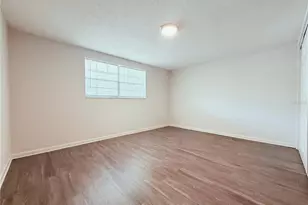 5305 Oakwood Ct, Tampa, FL 33610 - Photo 5