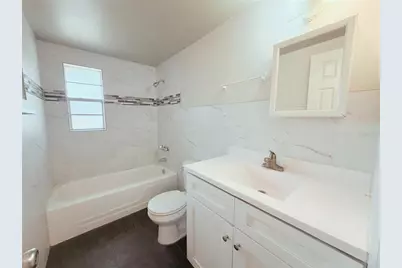 5305 Oakwood Court #17, Tampa, FL 33610 - Photo 3