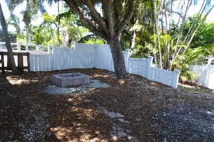 1722 SW 4th Ave, Cape Coral, FL 33991 - Photo 17