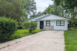 462 Sally St, Green Cove Springs, FL 32043 - Photo 1