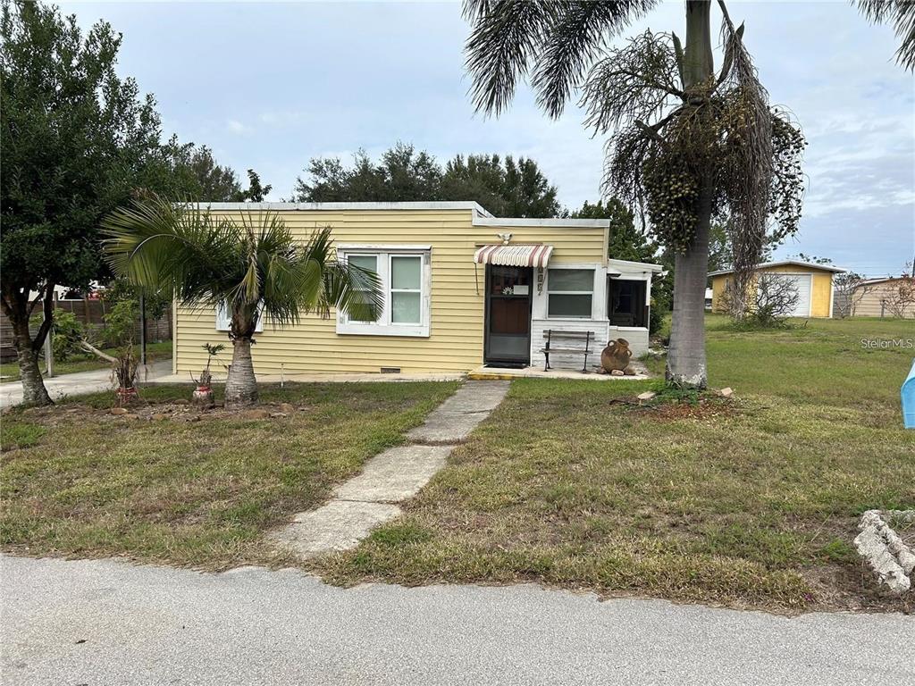 315 Virgina St - 315 Virgina St, Frostproof, FL 33843 Luxury Property | Jose Angel Pina