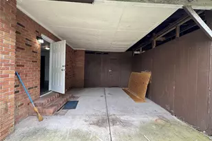 25A W E St, Frostproof, FL 33843 - Photo 13