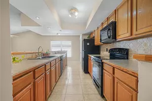 812 Sandalwood Dr, Plant City, FL 33563 - Photo 9