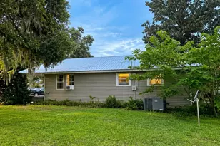 1051 NE Lake Dr, Lake City, FL 32055 - Photo 3