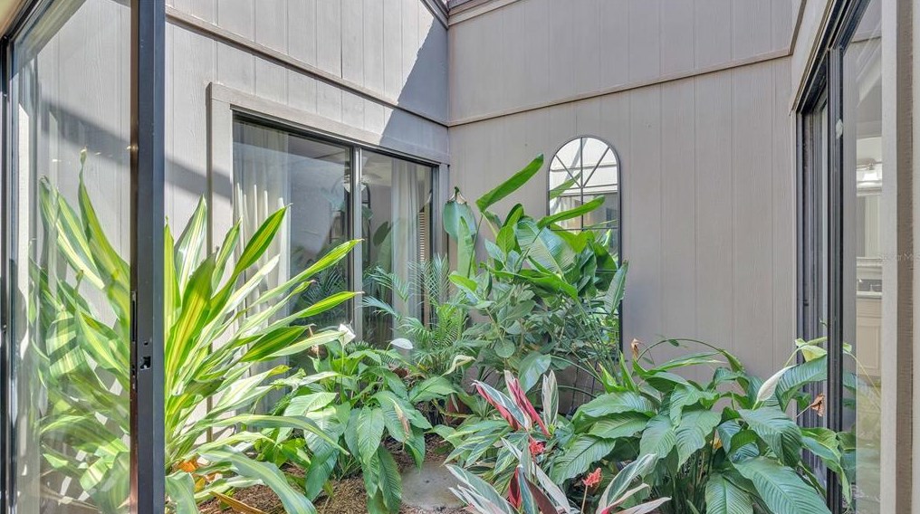 1007 Rolling Woods Ln, Lakeland FL 33813-1253 exterior