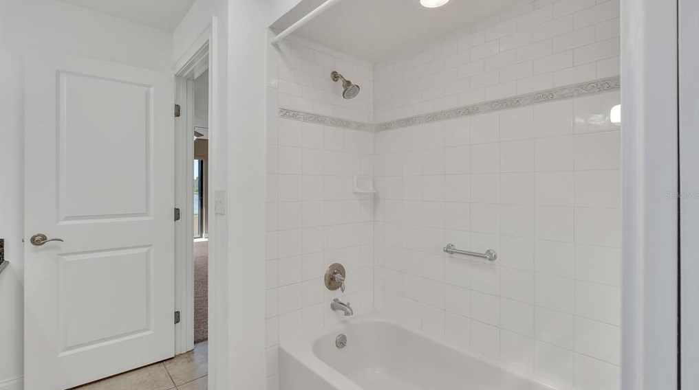 1007 Rolling Woods Ln, Lakeland FL 33813-1253 exterior