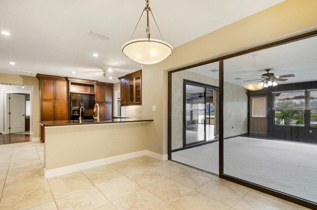 1007 Rolling Woods Ln, Lakeland FL 33813-1253 exterior