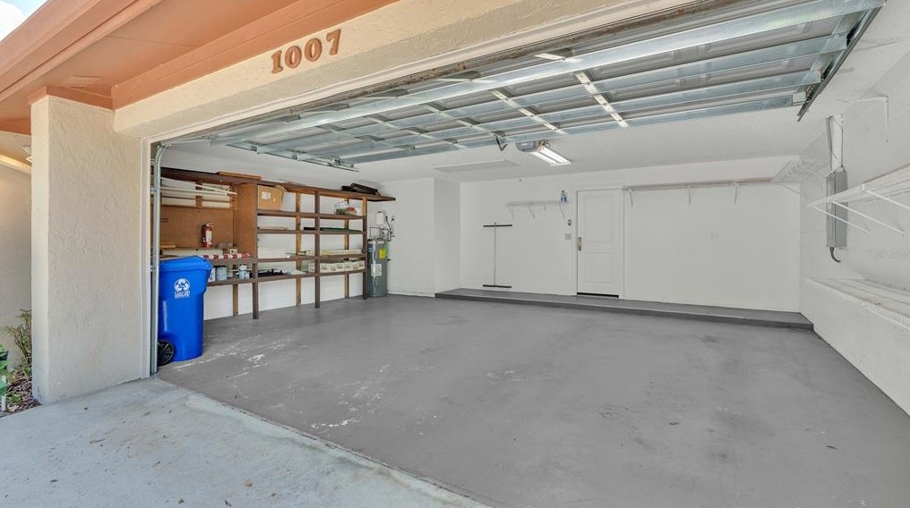 1007 Rolling Woods Ln, Lakeland FL 33813-1253 exterior