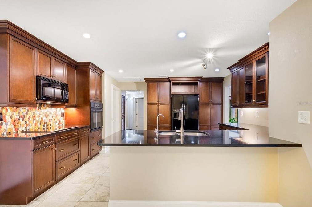 1007 Rolling Woods Ln, Lakeland FL 33813-1253 exterior