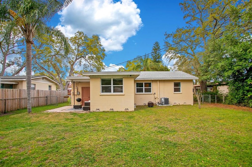 1609 Skinner St, Lakeland FL  33801-5963 exterior