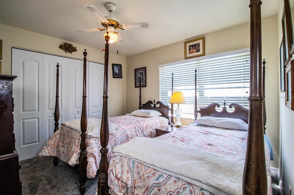 555 Cameo Dr, Lakeland FL  33803-2330 exterior