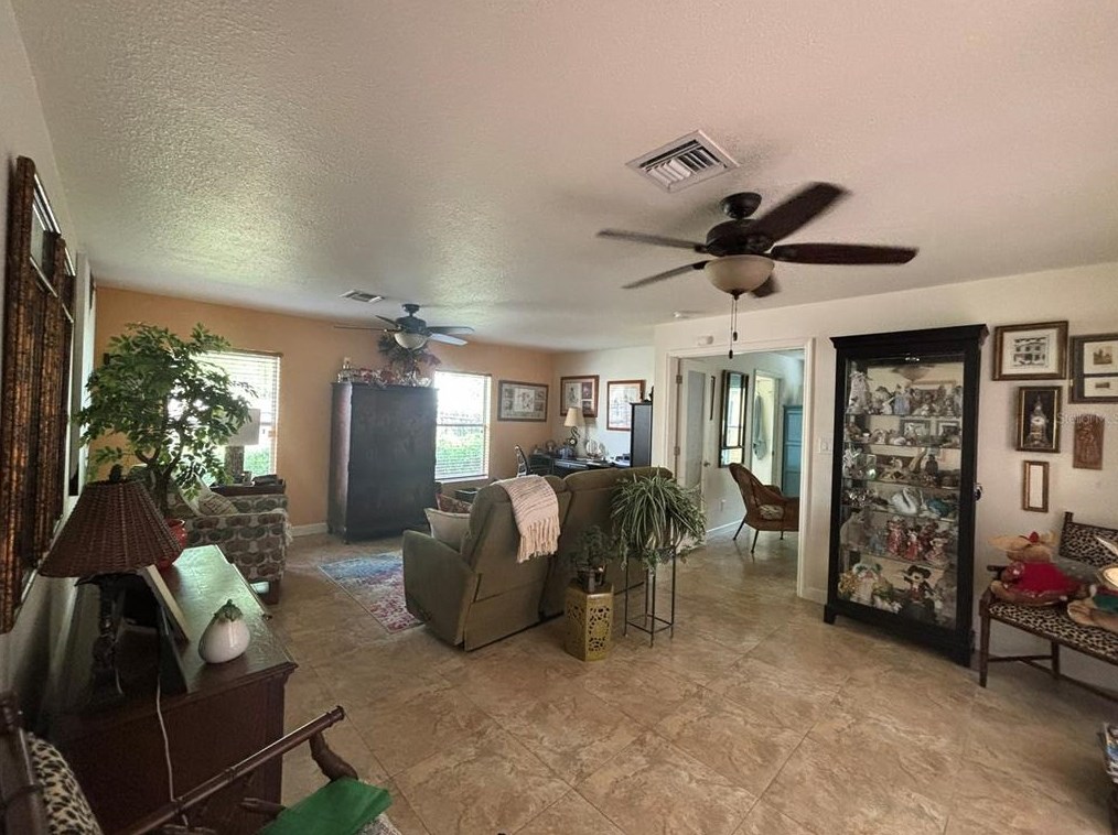 408 Crystal Lk St, Orlando FL 32806-4522 exterior