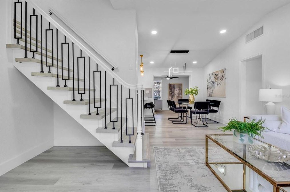 508 Broxburn Ave, Tampa FL 33617-7824 exterior