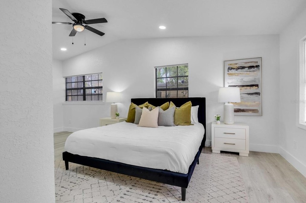 508 Broxburn Ave, Tampa FL 33617-7824 exterior