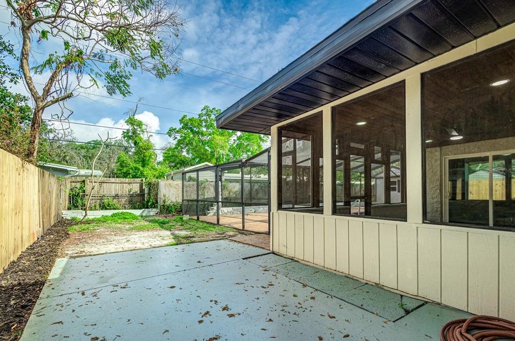 508 Broxburn Ave, Tampa FL 33617-7824 exterior