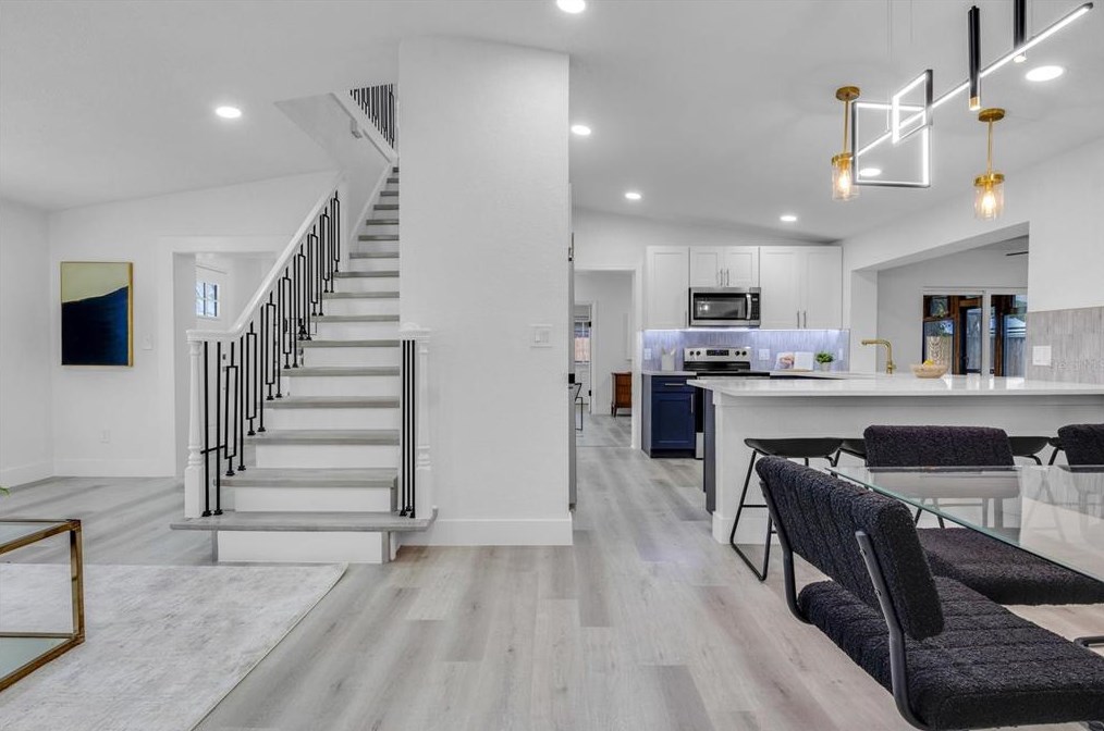 508 Broxburn Ave, Tampa FL 33617-7824 exterior