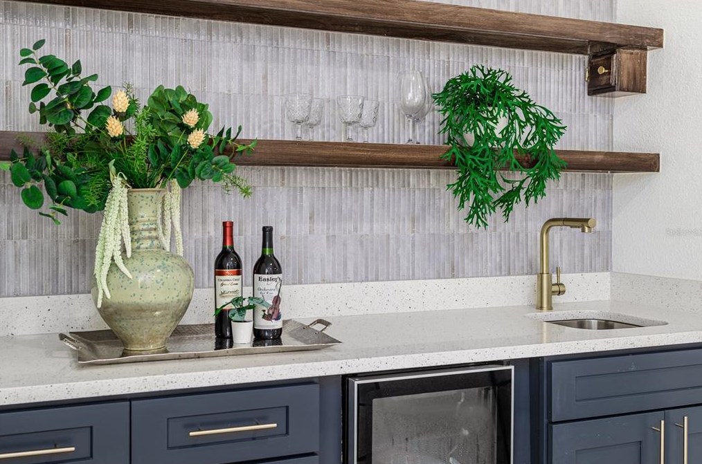 508 Broxburn Ave, Tampa FL 33617-7824 exterior