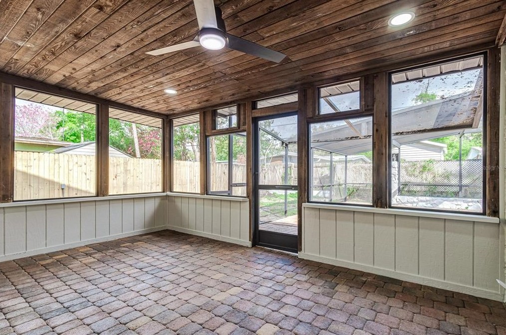 508 Broxburn Ave, Tampa FL 33617-7824 exterior