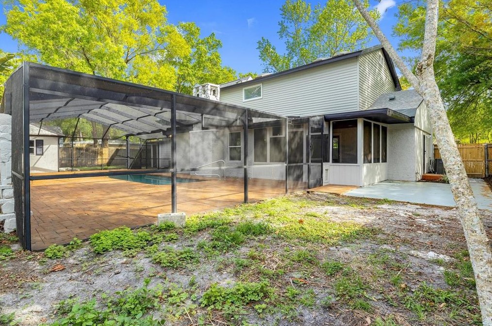 508 Broxburn Ave, Tampa FL 33617-7824 exterior