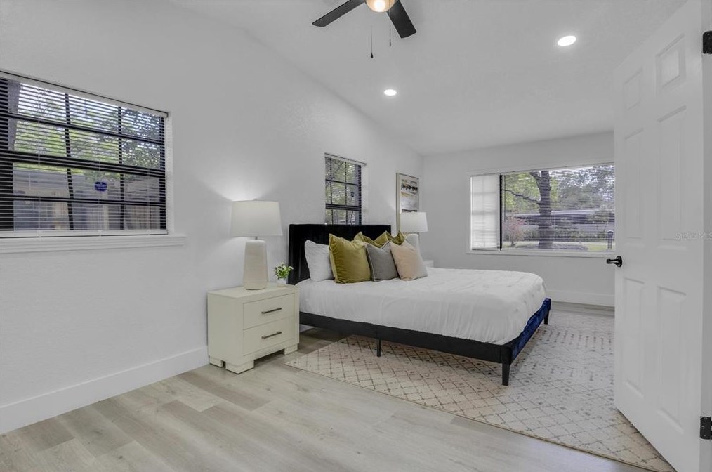 508 Broxburn Ave, Tampa FL 33617-7824 exterior