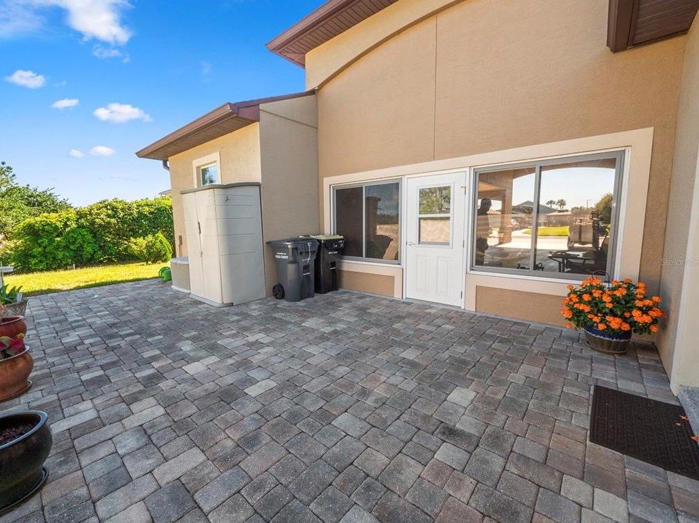 345 Motorcoach Dr, Polk City FL  33868-5132 exterior