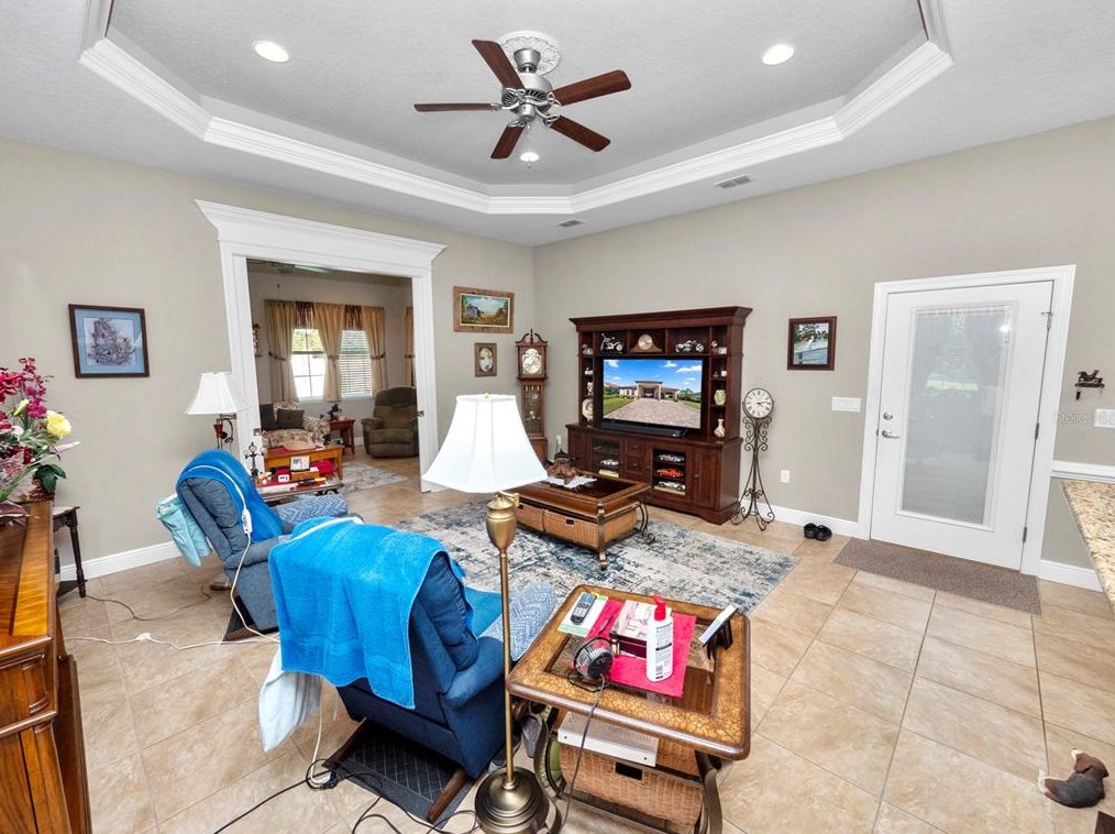345 Motorcoach Dr, Polk City FL  33868-5132 exterior