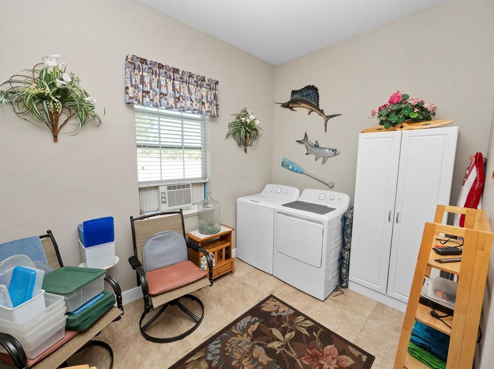 345 Motorcoach Dr, Polk City FL  33868-5132 exterior