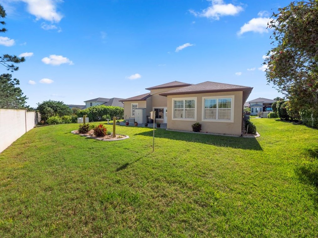 345 Motorcoach Dr, Polk City FL  33868-5132 exterior