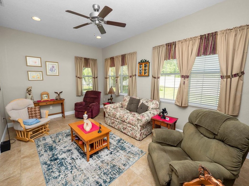 345 Motorcoach Dr, Polk City FL  33868-5132 exterior