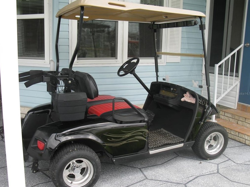 203 York Cottage Dr, Grenelefe FL 33844-6211 exterior