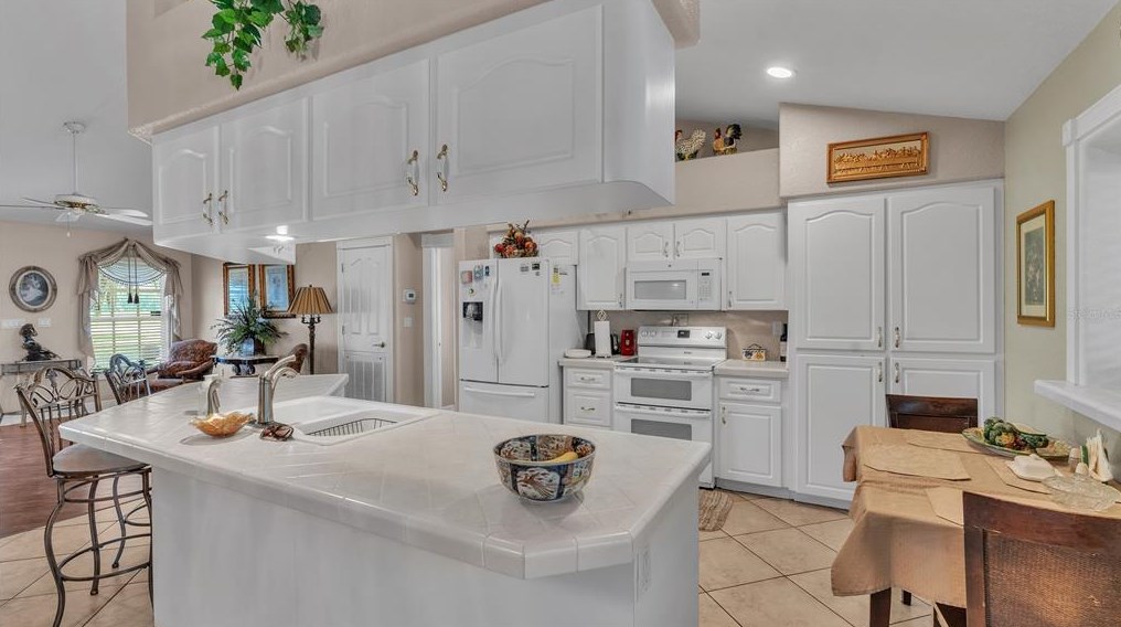 408 Holloway Rd, Plant City FL  33567-2608 exterior